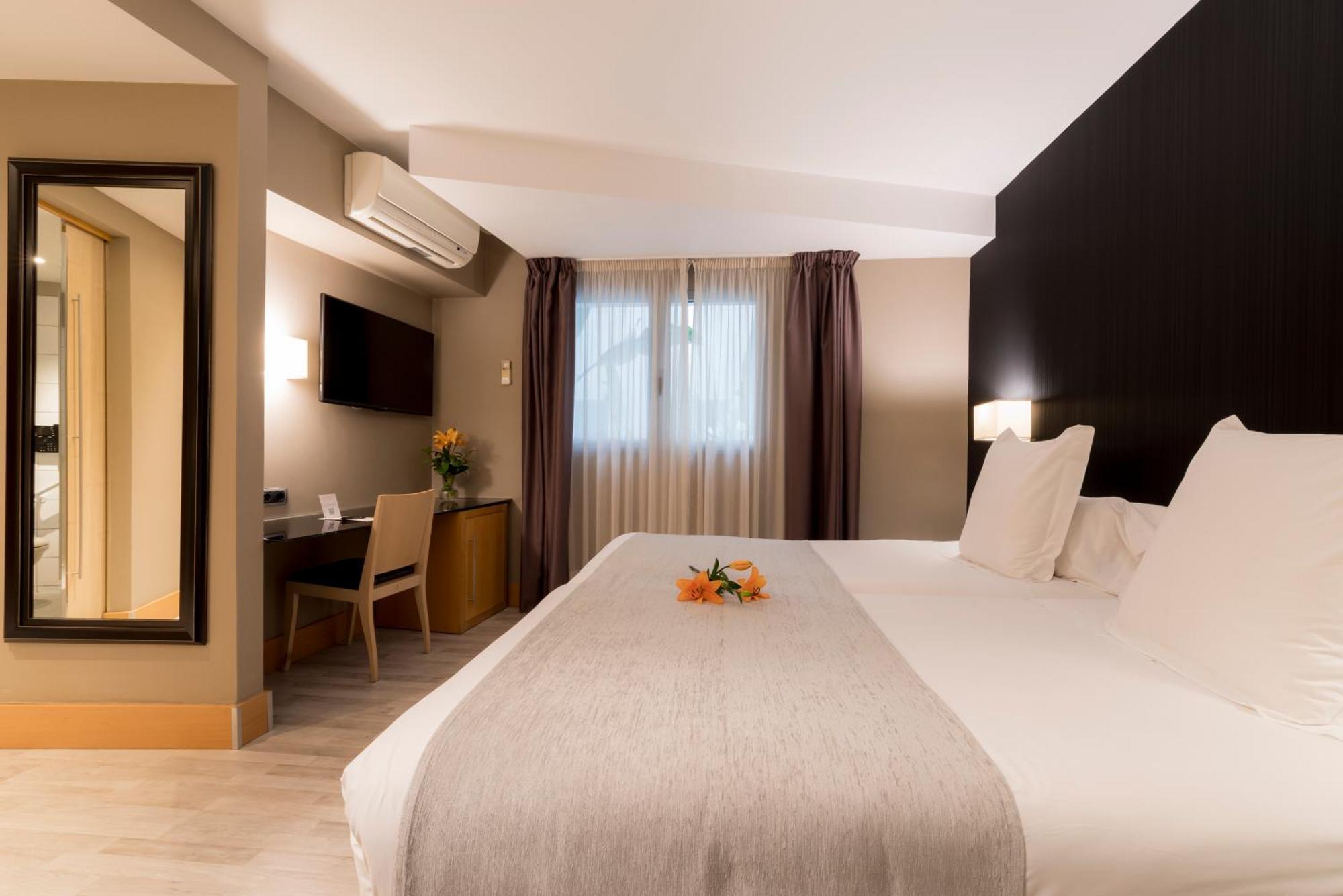 Hotel Plaza A Coruña Εξωτερικό φωτογραφία