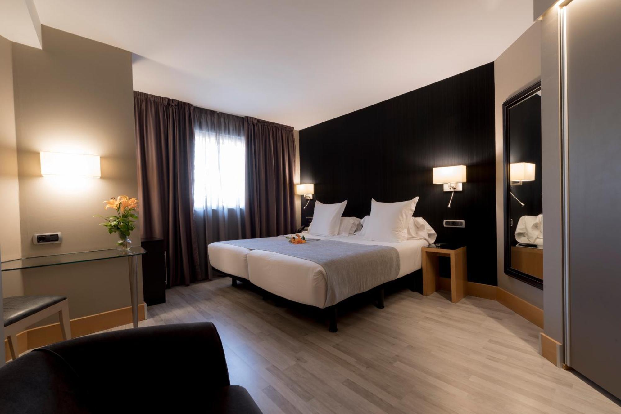 Hotel Plaza A Coruña Εξωτερικό φωτογραφία