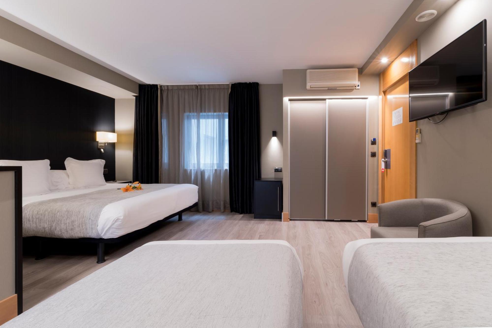 Hotel Plaza A Coruña Εξωτερικό φωτογραφία