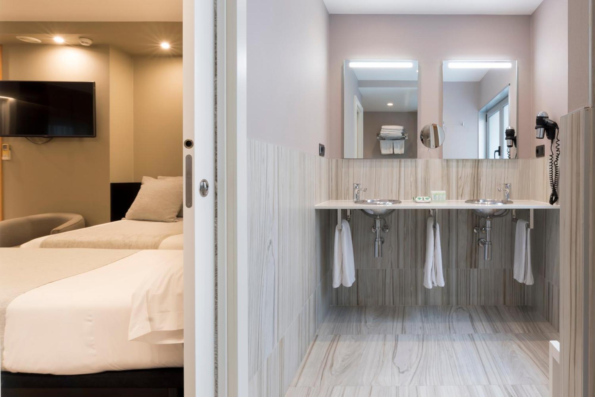 Hotel Plaza A Coruña Εξωτερικό φωτογραφία