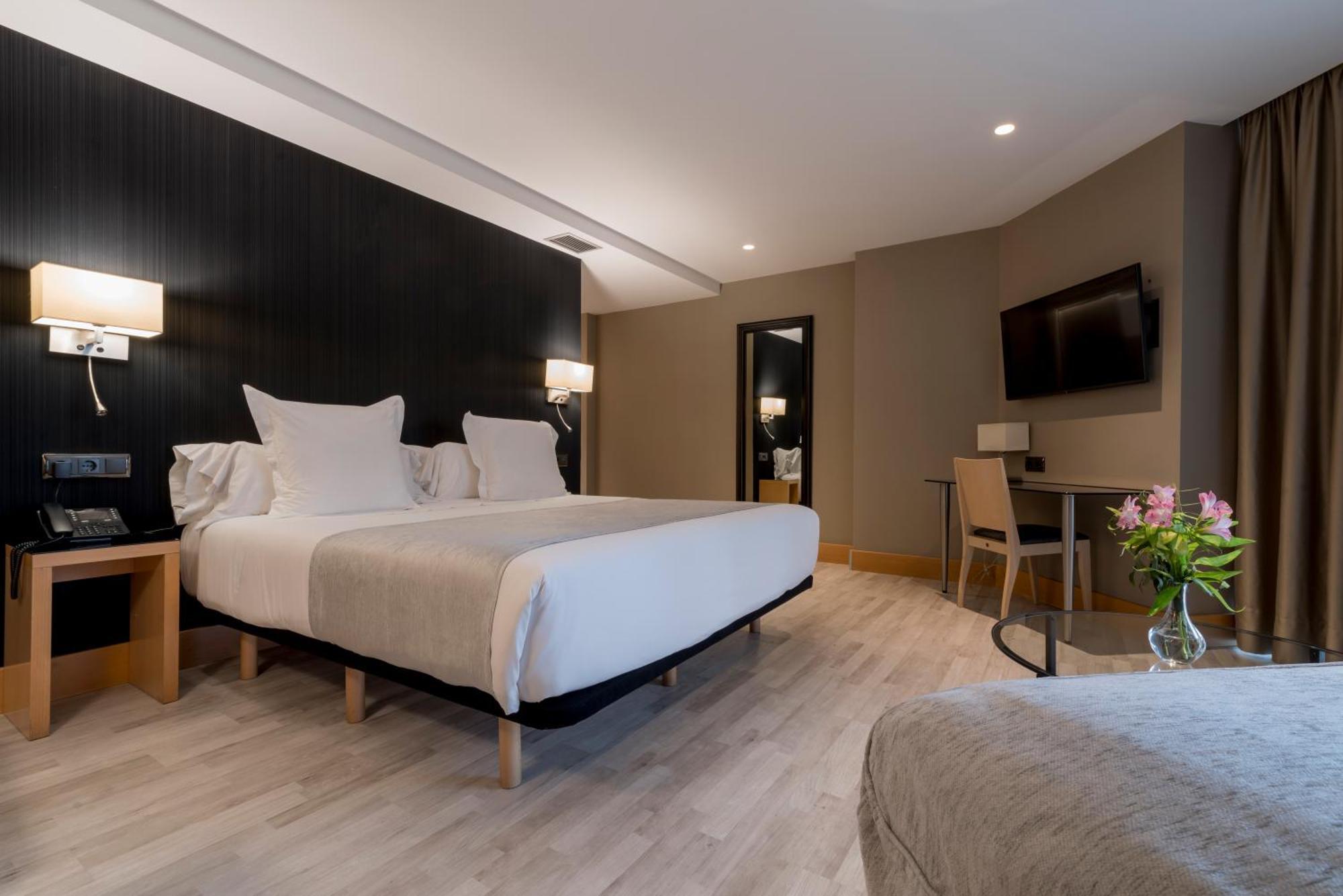 Hotel Plaza A Coruña Εξωτερικό φωτογραφία
