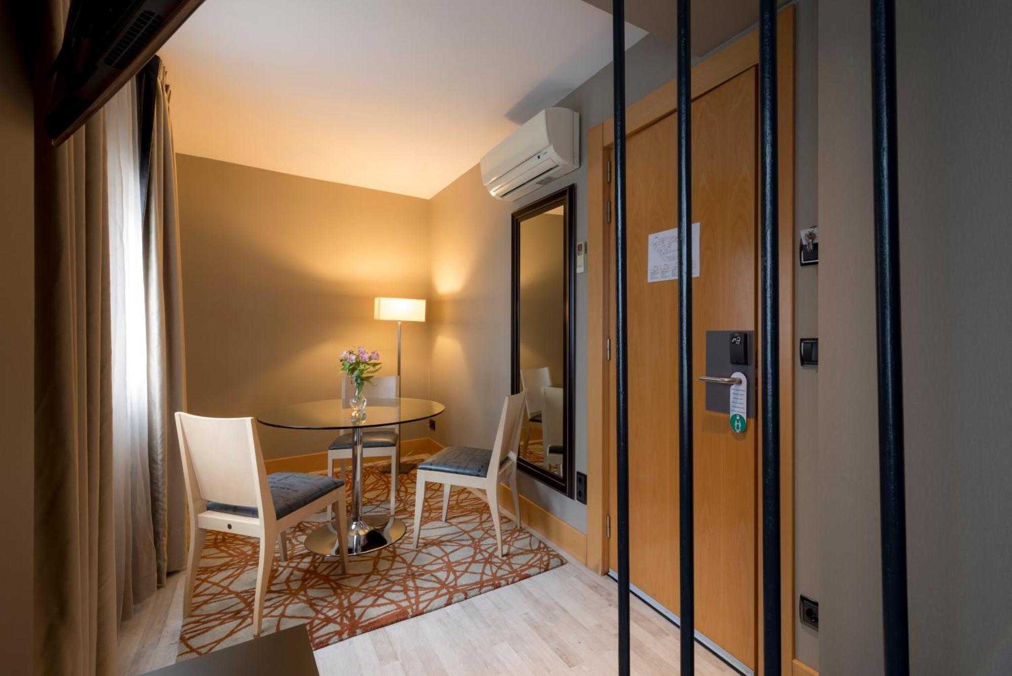 Hotel Plaza A Coruña Εξωτερικό φωτογραφία