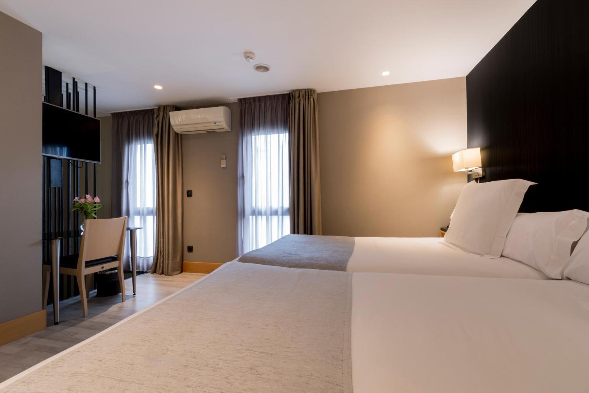 Hotel Plaza A Coruña Εξωτερικό φωτογραφία